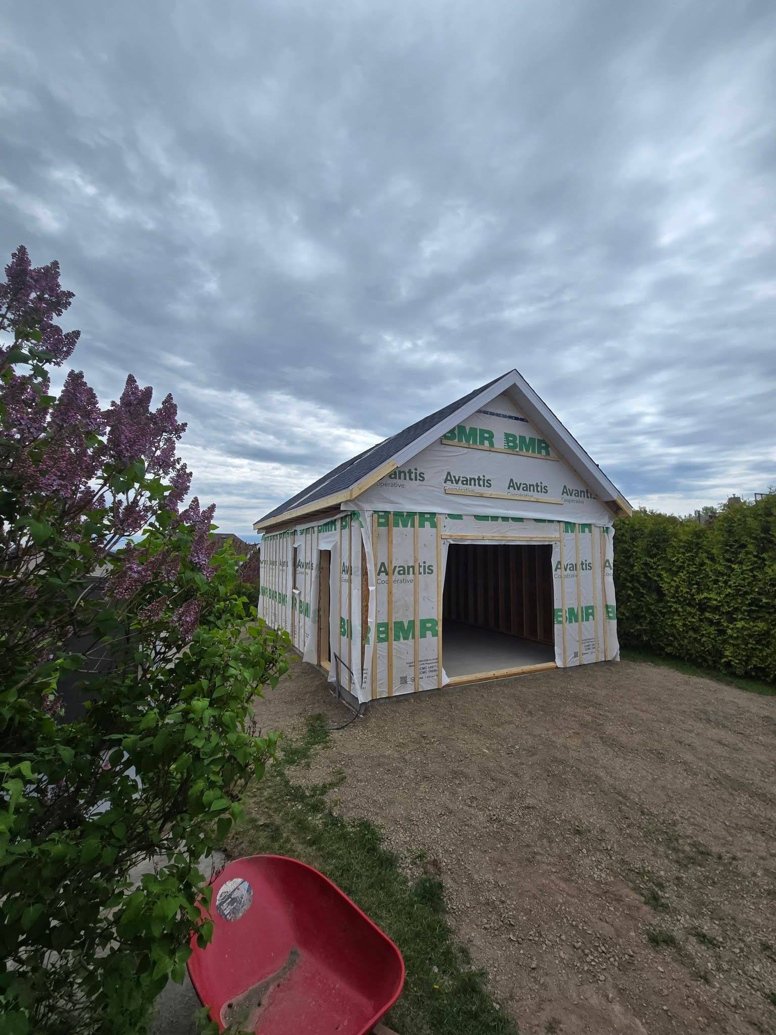 Garage sans finition extérieure